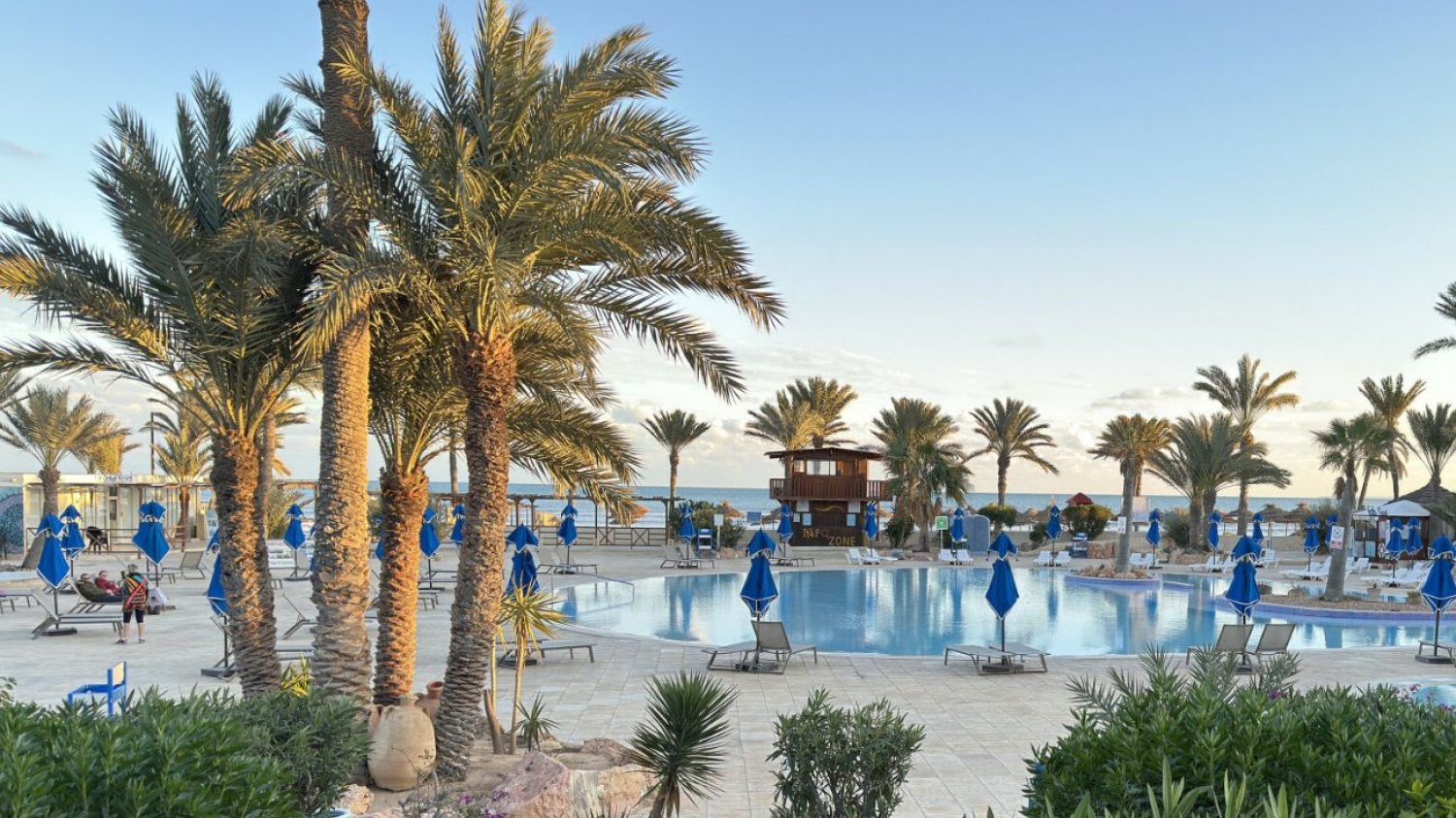 Pokazał jeden z najgorszych hoteli w Tunezji. Nie jedź tam na all inclusive Nie rezerwuj wakacji all inclusive w tym hotelu w Tunezji