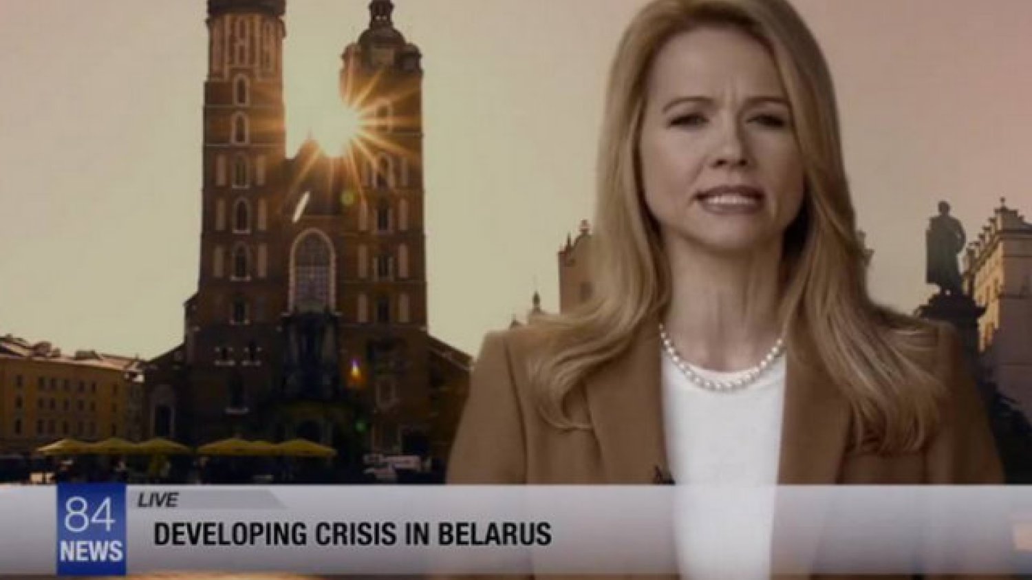 Prezenterka w serialu "Scorpion" mówiąc o kryzysie na Białorusi ma w tle Bazylikę Mariacką i pomnik Mickiewicza.