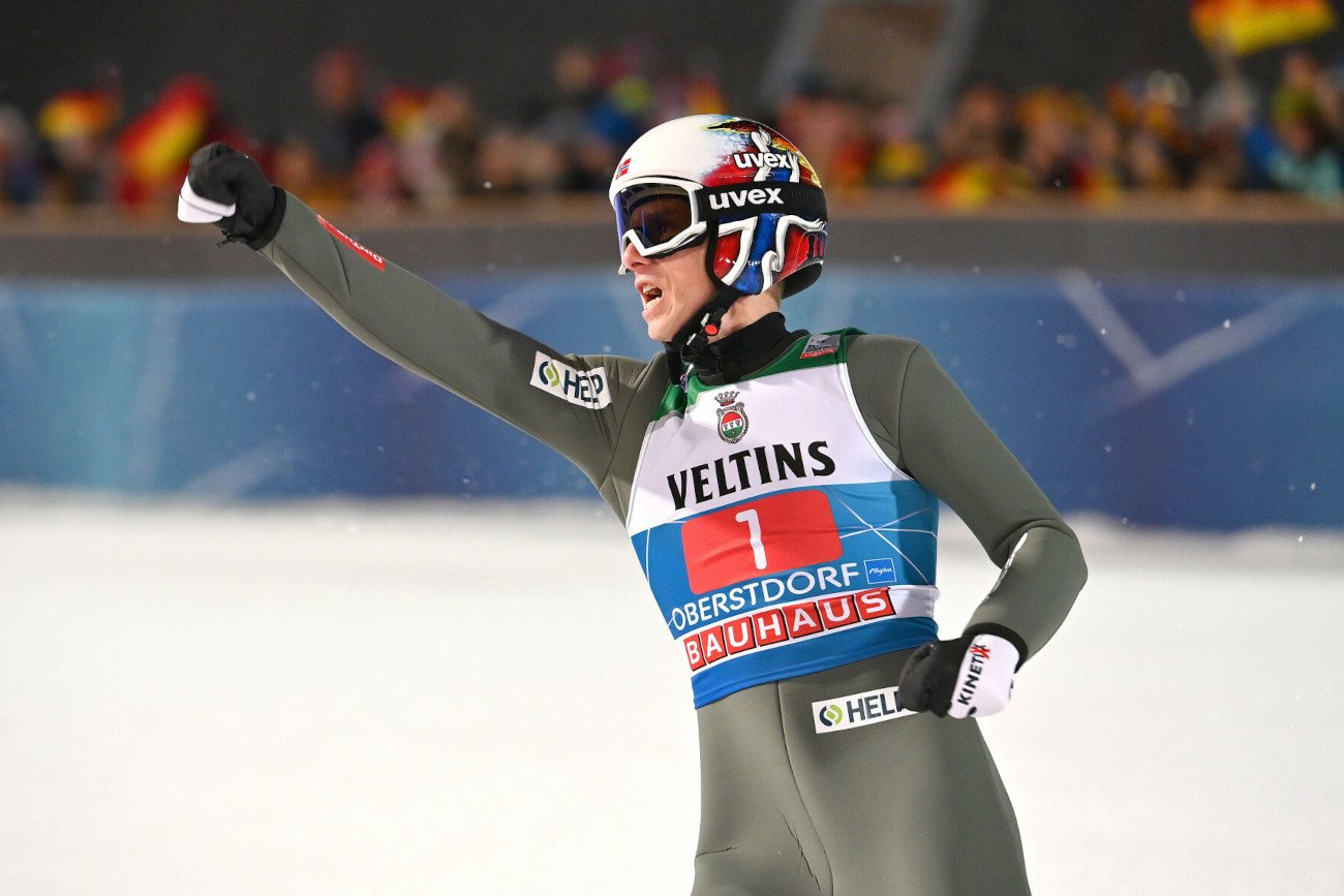 Halvor Egner Granerud jest zdecydowanym liderem 71. Turnieju Czterech Skoczni po konkursie w Oberstdorfie.