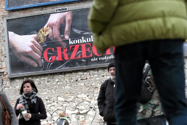 Jeden z billboardów kampanii "Konkubinat to grzech".