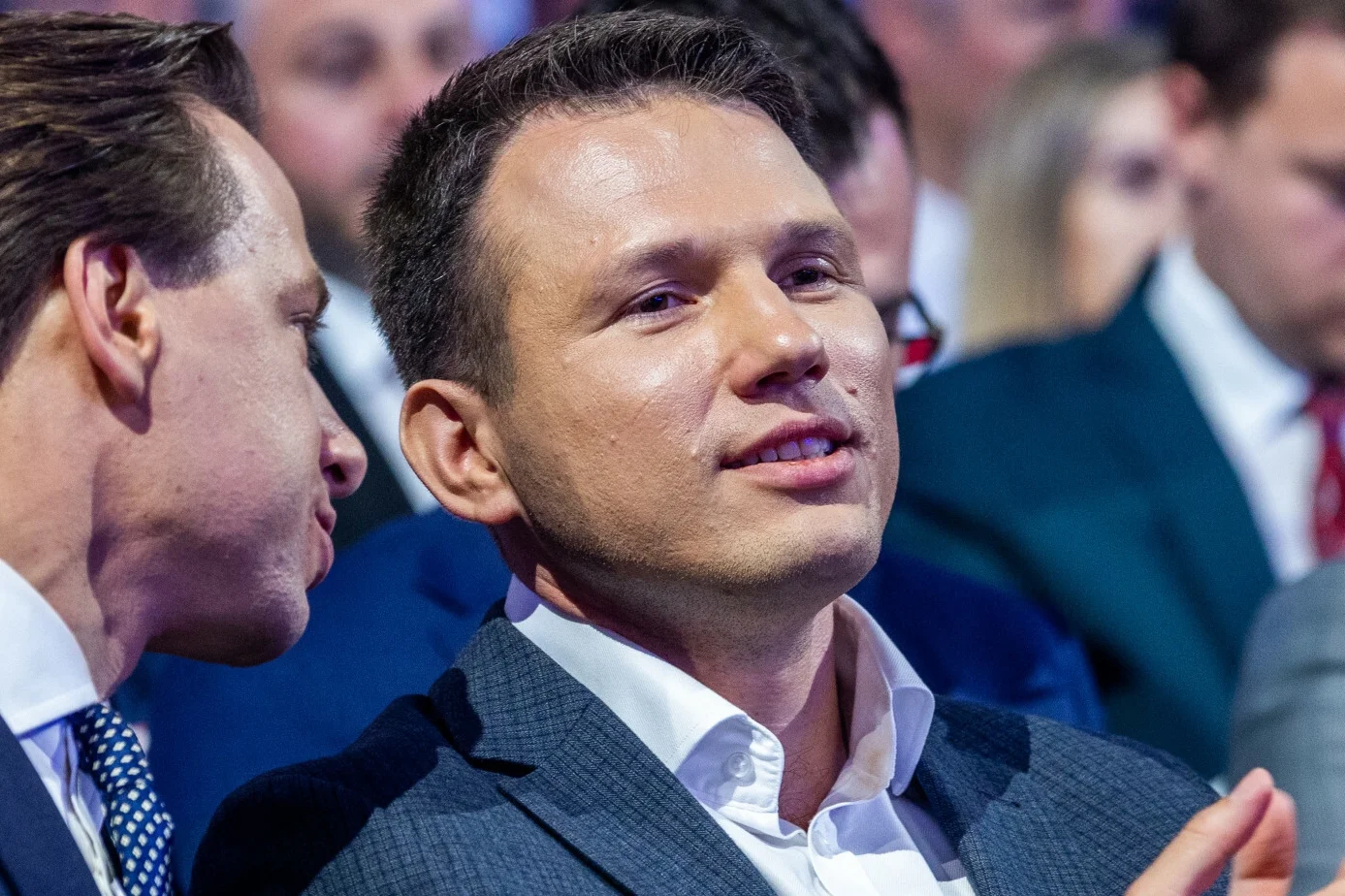 Konfederacja z niemal 16 proc. poparciem w nowym sondażu.