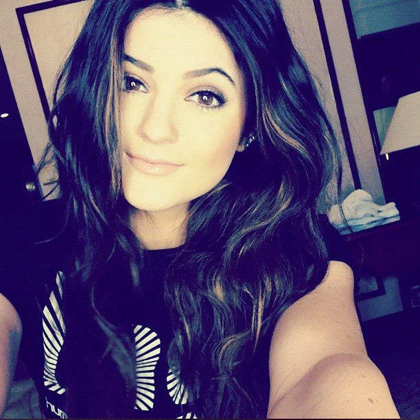 Tak Kylie wyglądała jakieś pół roku temu. Do tej pory to jej profilowe zdjęcie na oficjalnym facebooku...
