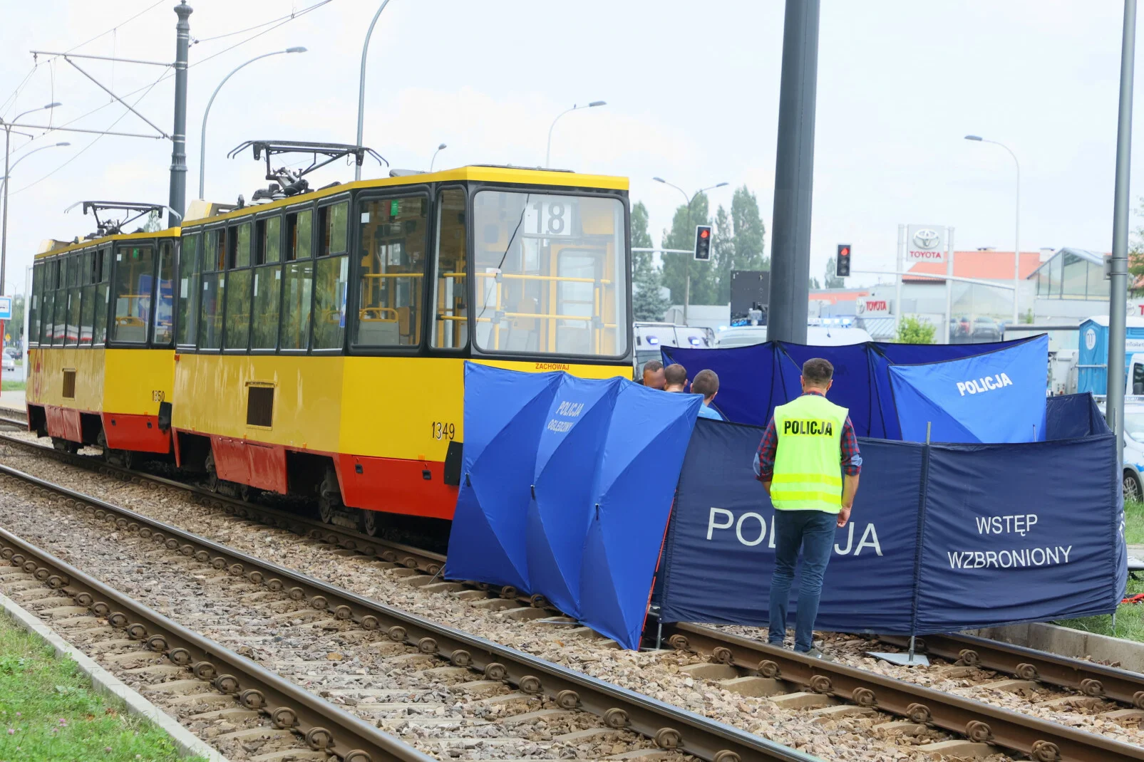Tragiczny wypadek z udziałem tramwaju w Warszawie. Nie żyje 5-latek.