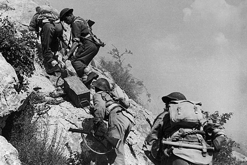 Polscy żołnierze pod Monte Cassino