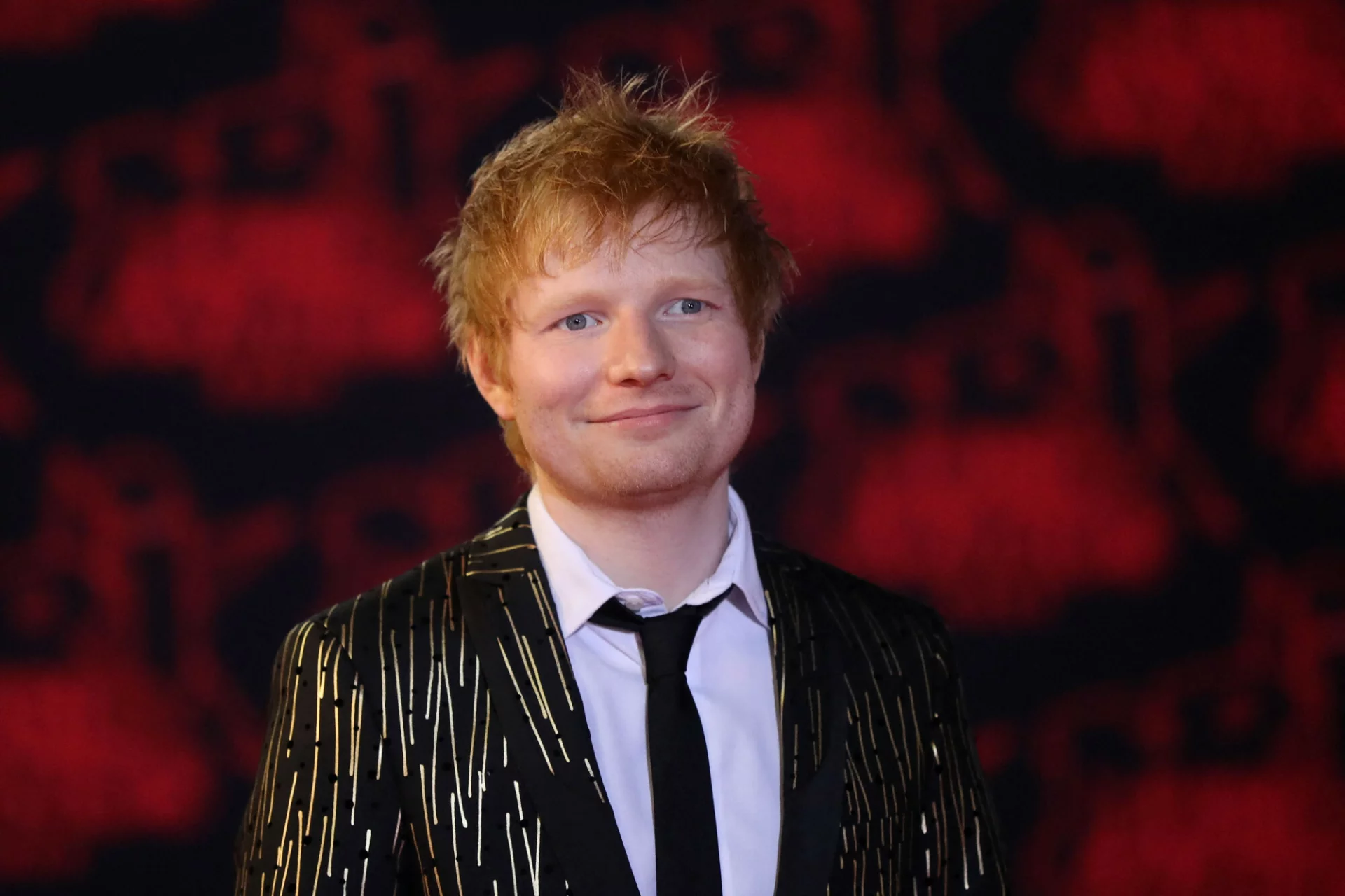 "Shape of You" Eda Sheerana nie jest plagiatem - tak wynika z orzeczenia sądu.