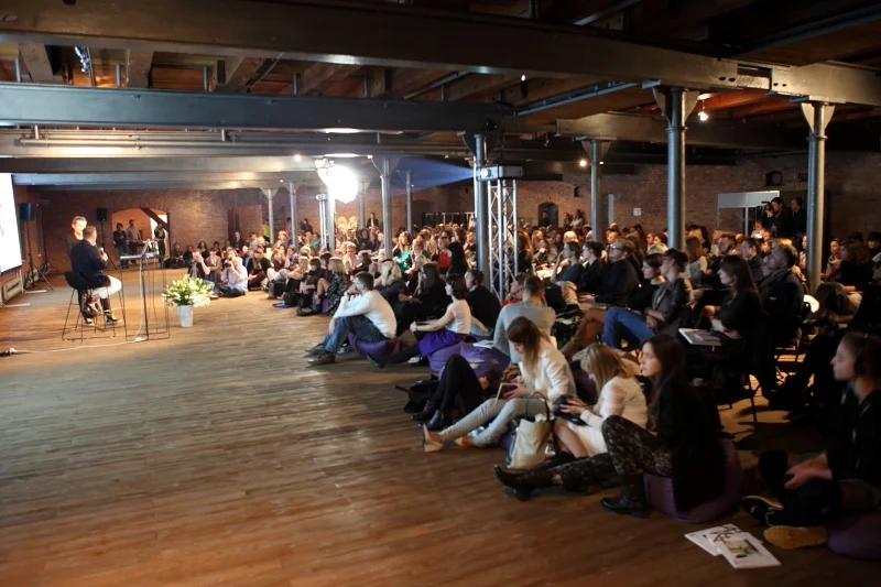 Wykład Scotta Schumana podczas Art & Fashion Open University w Słodowni Starego Browaru