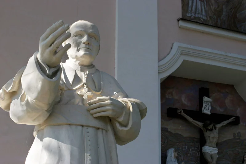 Pomnik Jana Pawła II w Zakliczynie
