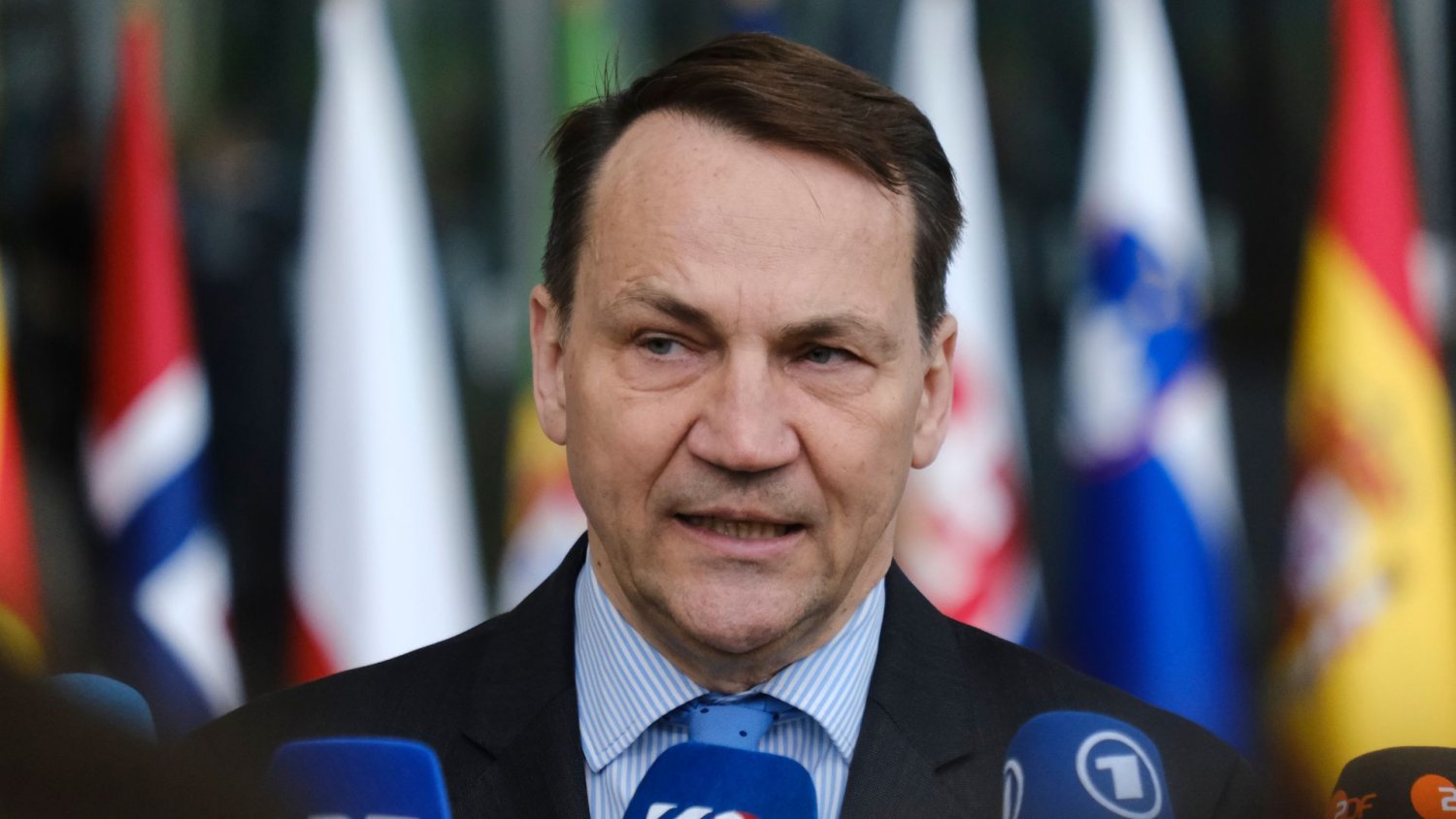 Nawrocki u Orbána, Sikorski wylicza koszty. Wizyta ma swoją cenę dla Polski