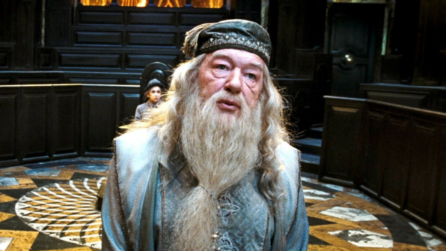 Coraz więcej Dumbledore'ów. Ten aktor ma największe szanse na rolę w serialu "Harry Potter" Serial "Harry Potter". John Lithgow ma zagrać Albusa Dumbledore'a