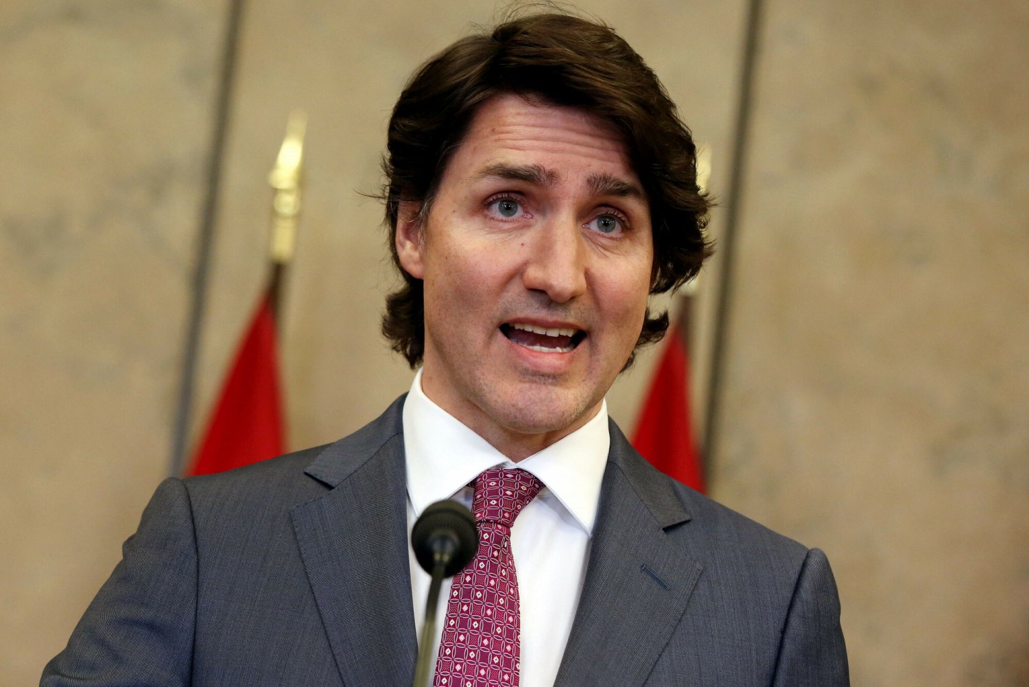 Justin Trudeau zdecydował się na wprowadzenie w Kanadzie stanu wyjątkowego.