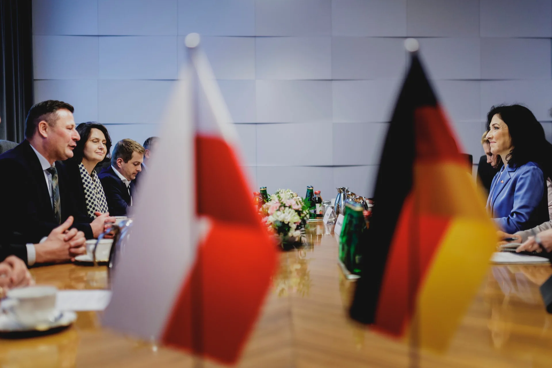 Niemcy i Polska zacieśniają relacje gospodarcze. Kluczowe tematy rozmów Delegacje podczas rozmów w Warszawie