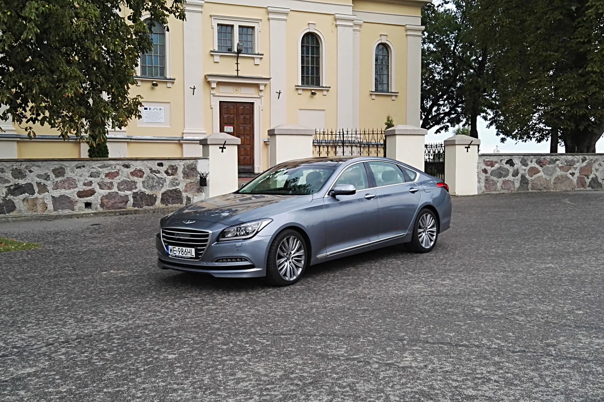 Hyundai Genesis 3.8 V6 315KM.