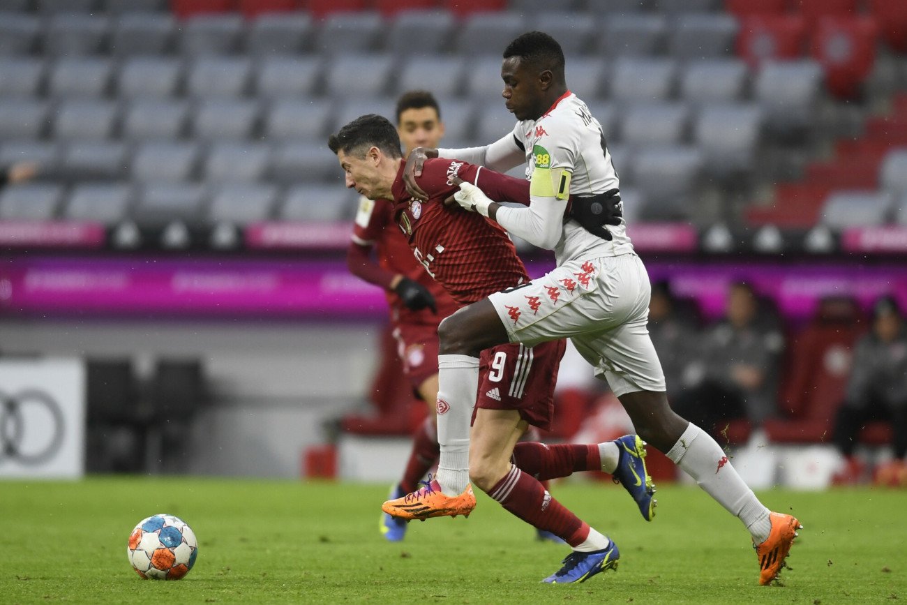 Robert Lewandowski nie zdołał wpisać się na listę strzelców w meczu Bayernu Monachium z FSV Mainz.