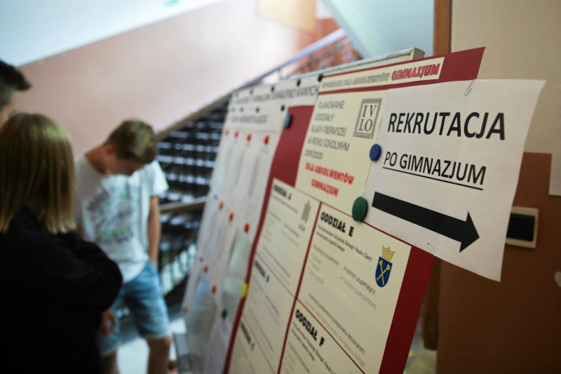 Rekrutacja podwójnego rocznika do liceów spędza sen z powiek tysiącom rodziców w całej Polsce.