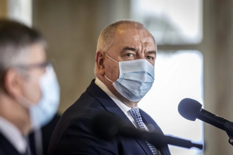 Sasin trafił do szpitala z powodu koronawirusa