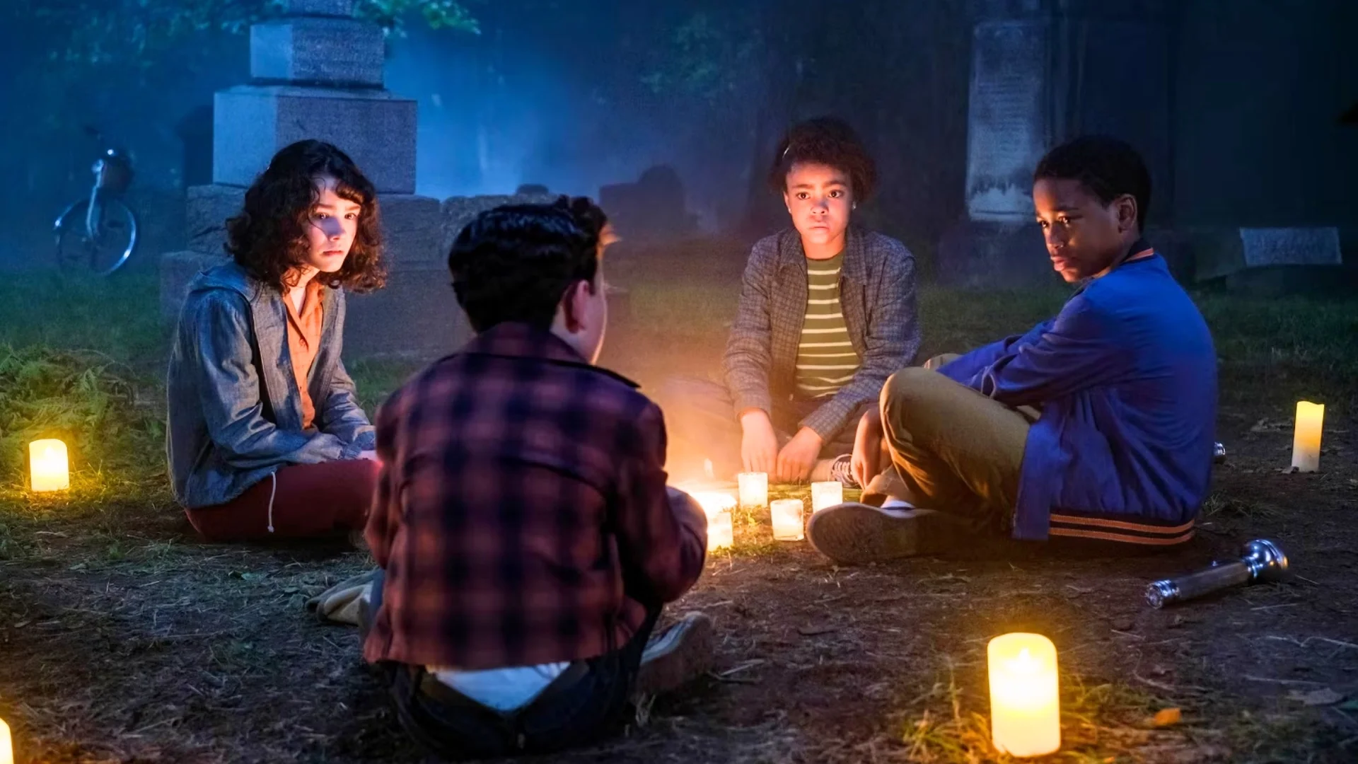 3 seriale, którymi zastąpicie "Stranger Things". Dreszczyk emocji gwarantowany Clara Stack, Amanda Christine, Blake Camron James i Arian S. Cartay w serialu "To: Witajcie w Derry"