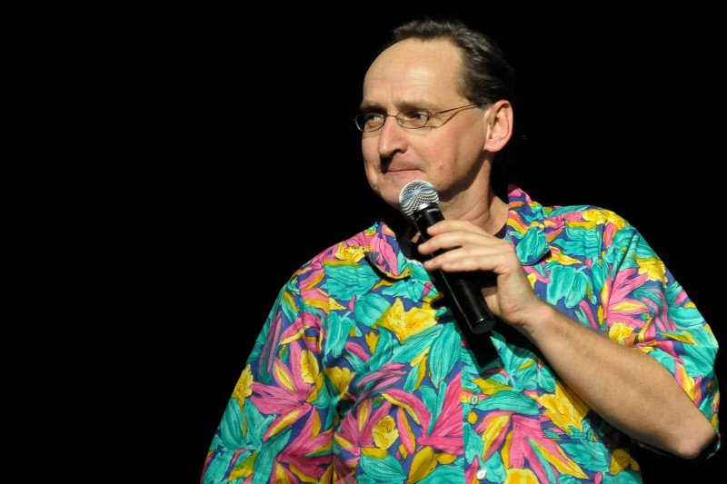 Jeśli komuś podoba się demokracja, powinien dążyć do likwidacji Unii Europejskiej – napisał Wojciech Cejrowski na Facebooku.