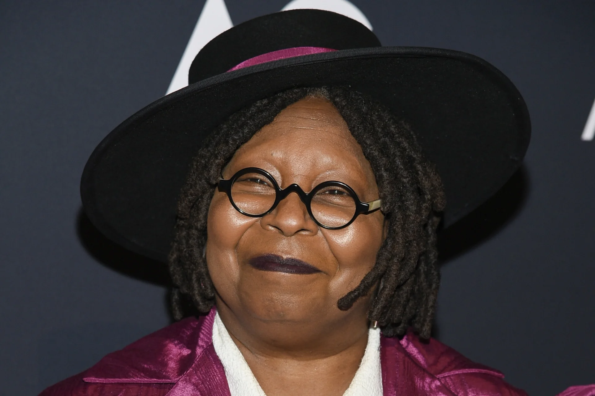 Whoopi Goldberg znów zarzucono antysemityzm. Whoopi Goldberg znów zarzucono antysemityzm.