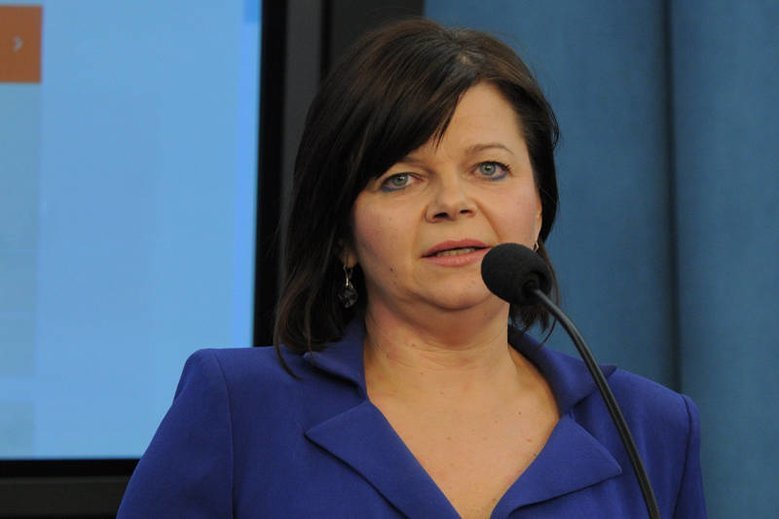 Posłanka PO Izabela Leszczyna, była wiceminister finansów odpowiada PiS na zarzuty ws. wyłudzeń VAT