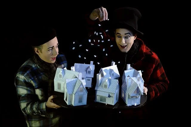 Duet Bodecker & Neander Compagnie odkrywa nowe, fascynujące połączenie pantomimy i muzyki. Już w  czerwcu wystąpi na XV Międzynarodowym Festiwalu Sztuki Mimu