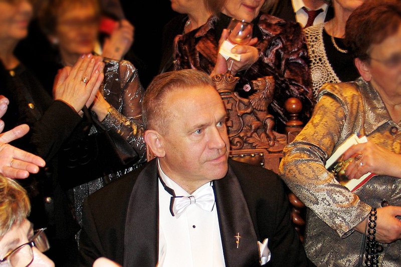 Siostry księdza Jankowskiego zapowiadają pozew za reportaż Dużego formatu o domniemanej pedofilii prałata.