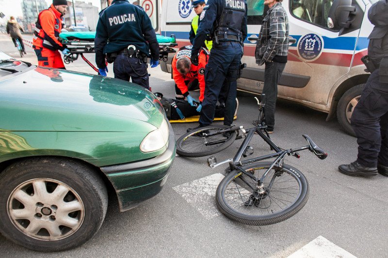 Rowerzyści często biorą udział w wypadkach drogowych.
