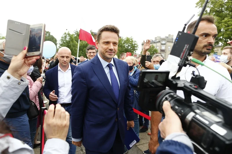 Rafał Trzaskowski w Bielsku-Białej mówił m.in. o zadbaniu o miejsca pracy po epidemii.