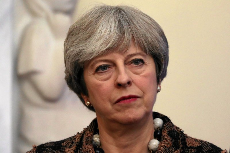 May ogłosiła swoją dymisję w piątek.