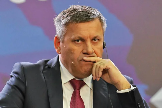 Janusz Piechociński zapowiedział, że przekaże prezydentowi "poradnik premiera"