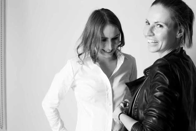 - Udział w spotkaniach networkingowych dodaje pewności siebie, podobnie jak dobrze skrojona koszula - przekonuje Agata Krotowska z [url=https://www.facebook.com/LaWomanBrand/]LA WOMAN[/url]
