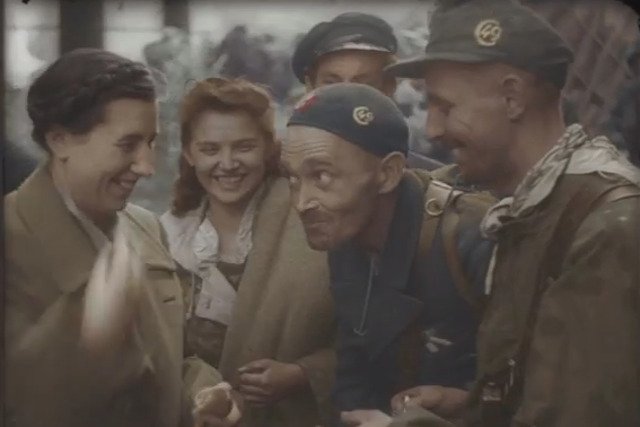 Kadr z filmu "Powstanie Warszawskie"