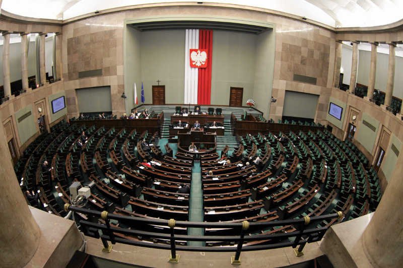 Immunitet poselski jest niezgodny z konstytucją? Tak twierdzi Rzecznik Praw Obywatelskich prof. Irena Lipowicz