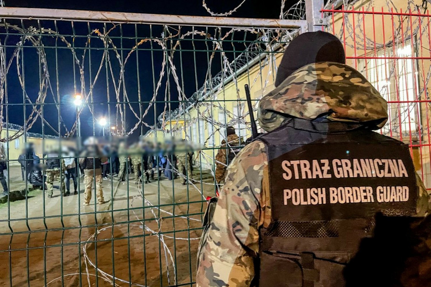 Część migrantów w ośrodku w Białej Podlaskiej podkreśla, że "czuje się tam jak w więzieniu".