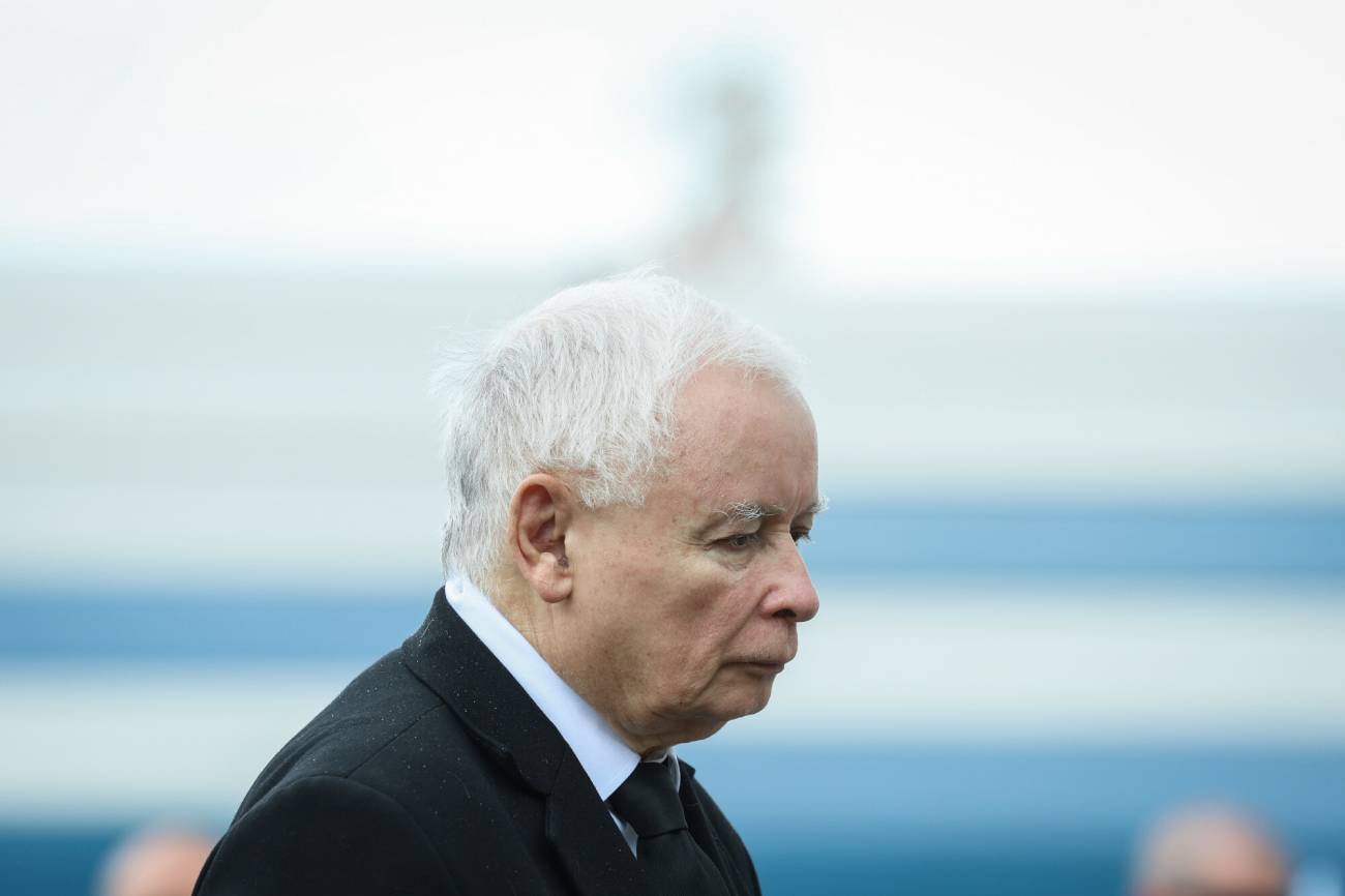 Spadek poparcia dla PiS w najnowszym sondażu. Jak wypadła opozycja?