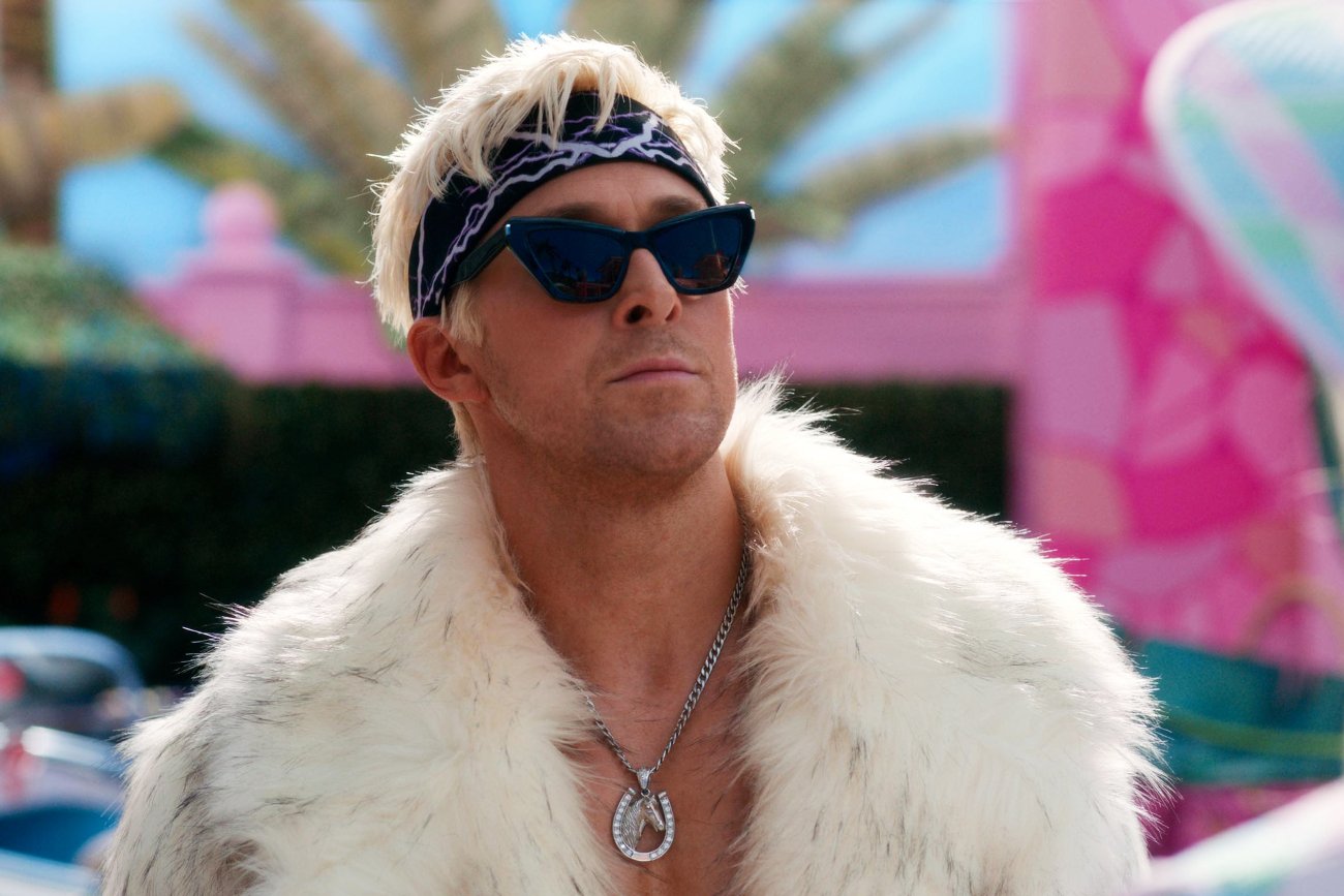 Ryan Gosling jako Ken w filmie "Barbie"