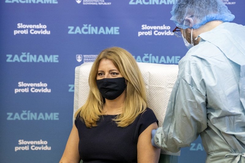 Prezydentka Słowacji Zuzana Čaputová znalazła się wśród pierwszych pacjentów zaszczepionych przeciw COVID-19.