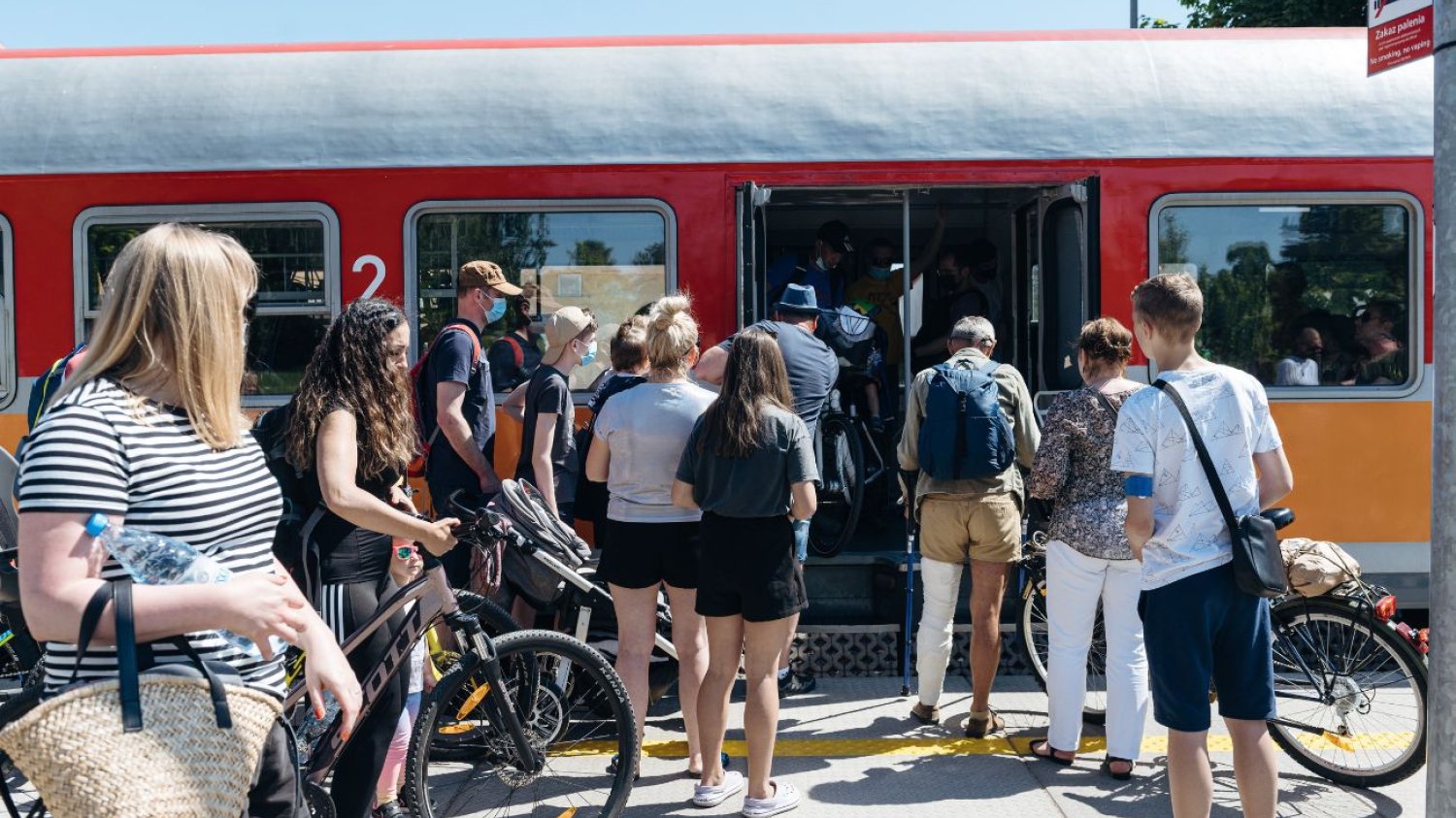 PKP ma ważny komunikat dla podróżujących. Od poniedziałku zaszły zmiany. PKP z komunikatem dla podróżujących. Chodzi o kontrole na granicach.