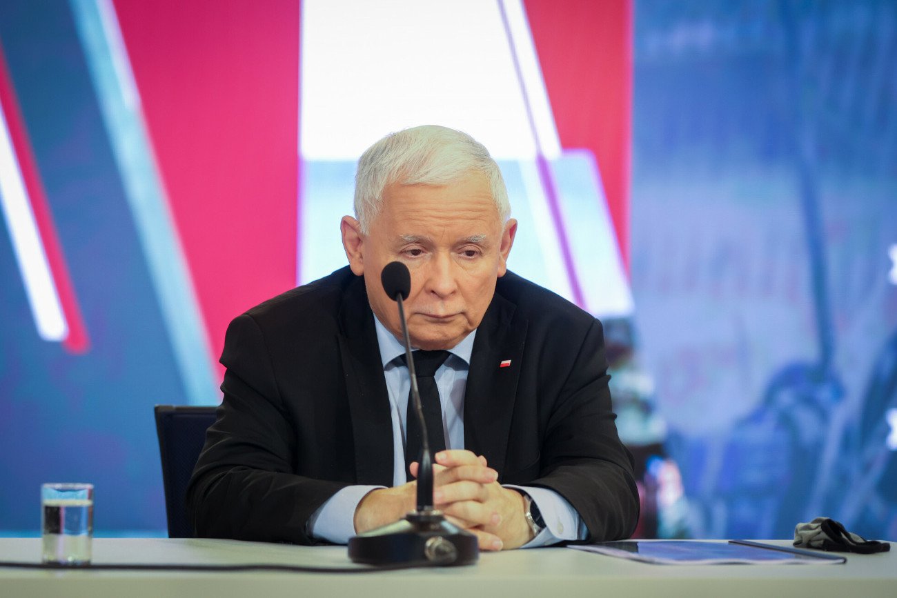 Ostatnie sondaże pokazały spadek notowań PiS.