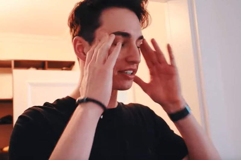 Marcin Dubiel zażartował z fanów. Udawał, że jest w USA, a siedział w stolicy.