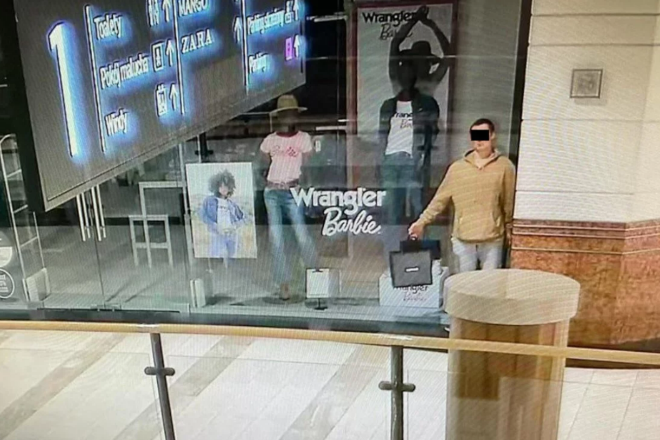 Złodziej-manekin znów w akcji. Tym razem skusił się m.in. na napiwki i... kulinarne specjały.