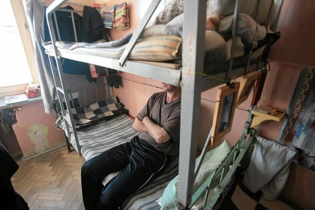 Coraz więcej więźniów pracuje odpłatnie w trakcie odsiadywania wyroku. Te pieniądze pozwalają w rozpoczęciu normalnego życia po wyjściu na wolność.