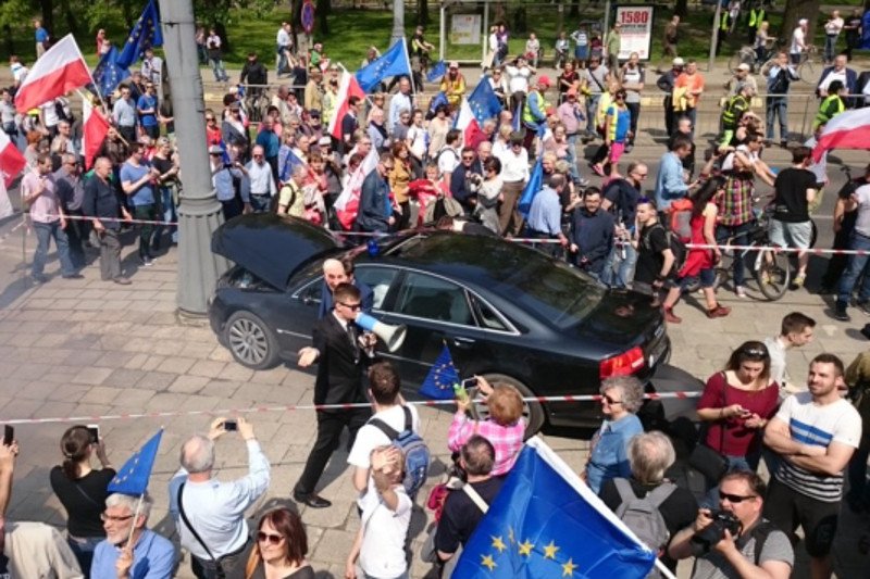 Kolejna rozbita limuzyna BOR? Tym razem to tylko żart