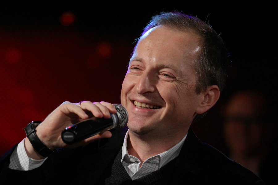 W książce "Zamki na piasku. 20 obrazków z życia polityka" Konrad Piasecki ujawnia tajemnice polityków.