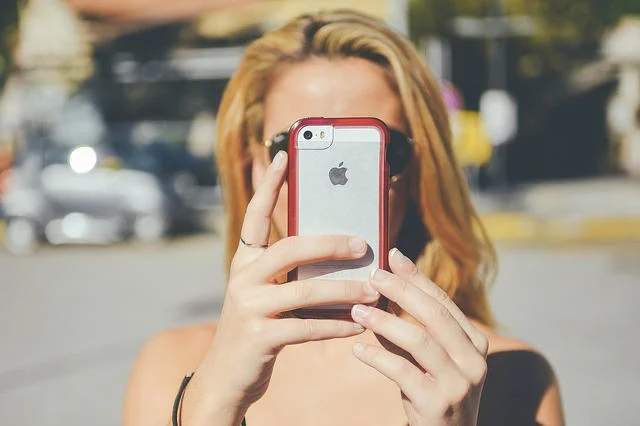 Apple odzyskuje odpowiedzialnie – w zeszłym roku ze starego sprzętu wydobyło tony niklu, miedzi czy złota.