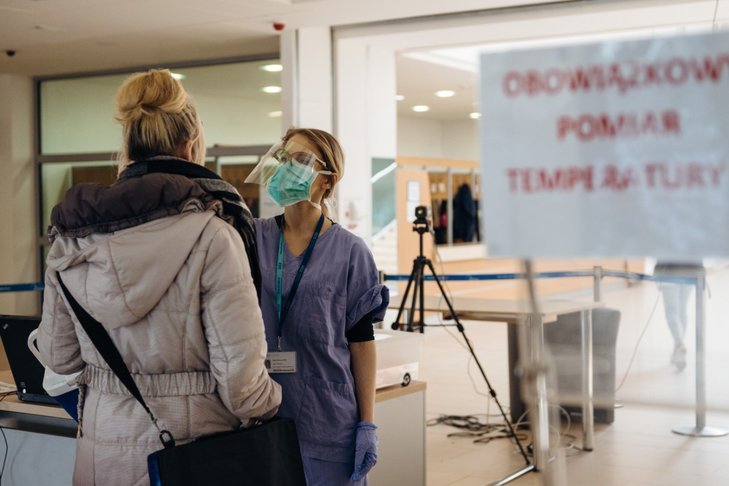 Dr Paweł Grzesiowski uważa, że szczyt zachorowań na koronawirusa w Polsce nastąpi za 3-4 tygodnie.