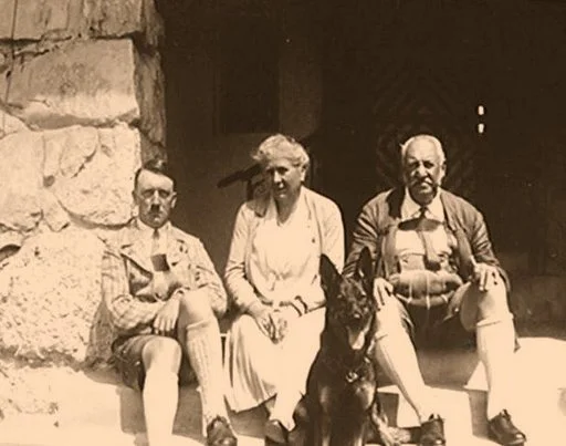 Adolf Hitler z Heleną i Edwinem Bechsteinami.