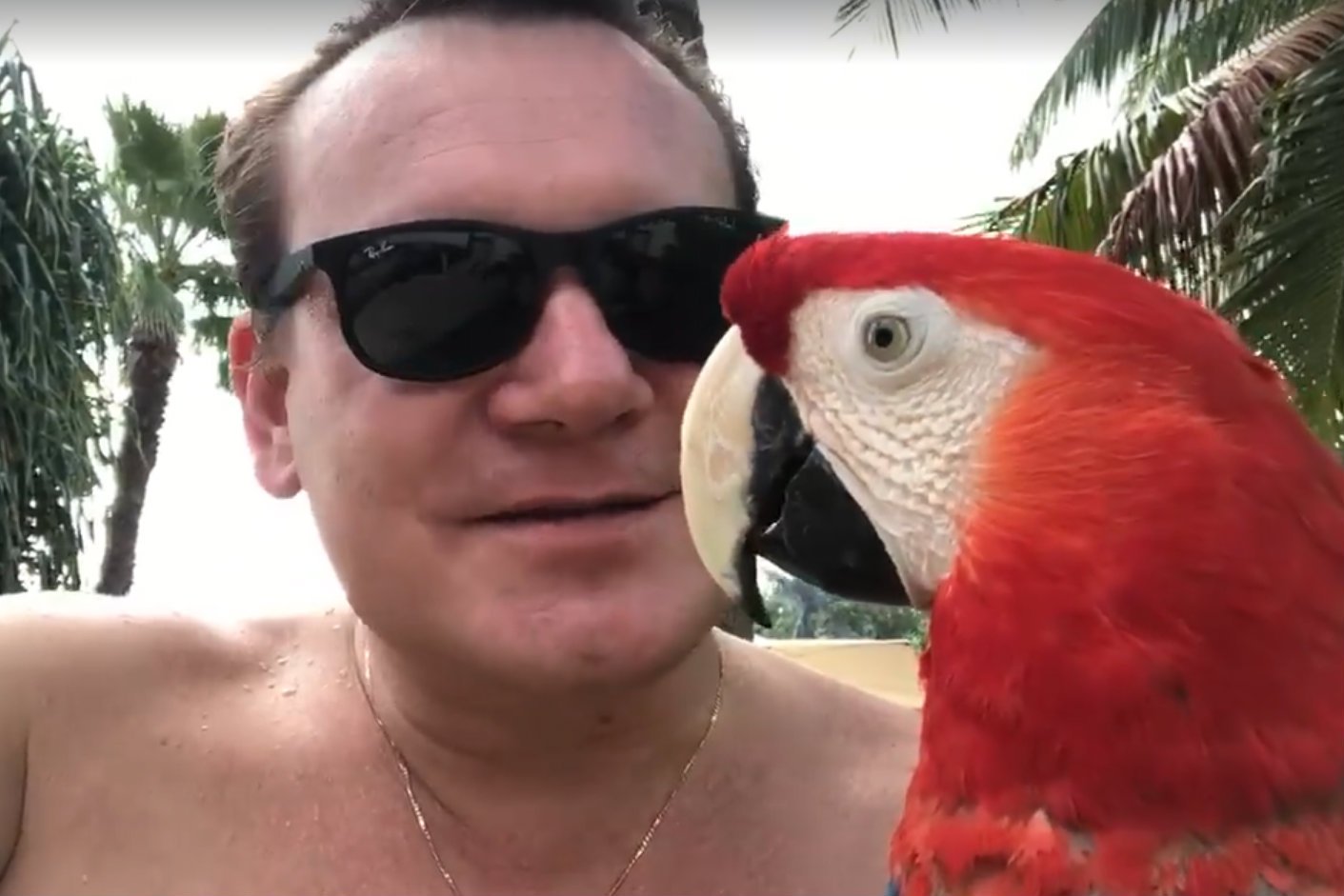 Dominik Tarczyński słynie z zamiłowania do luksusowych wakacji