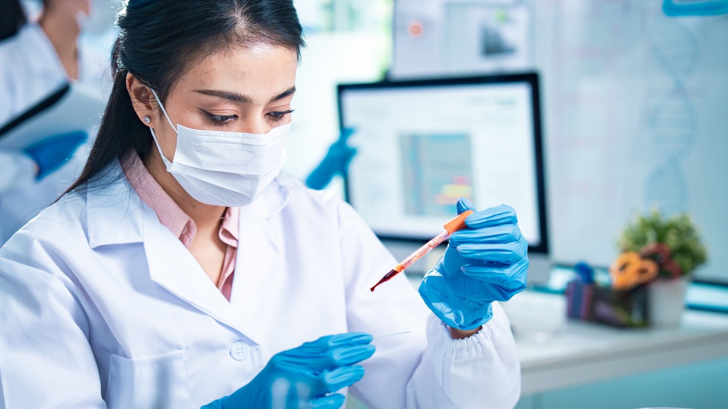 Twoja krew wie o demencji szybciej niż lekarz. Jeden test może zmienić życie