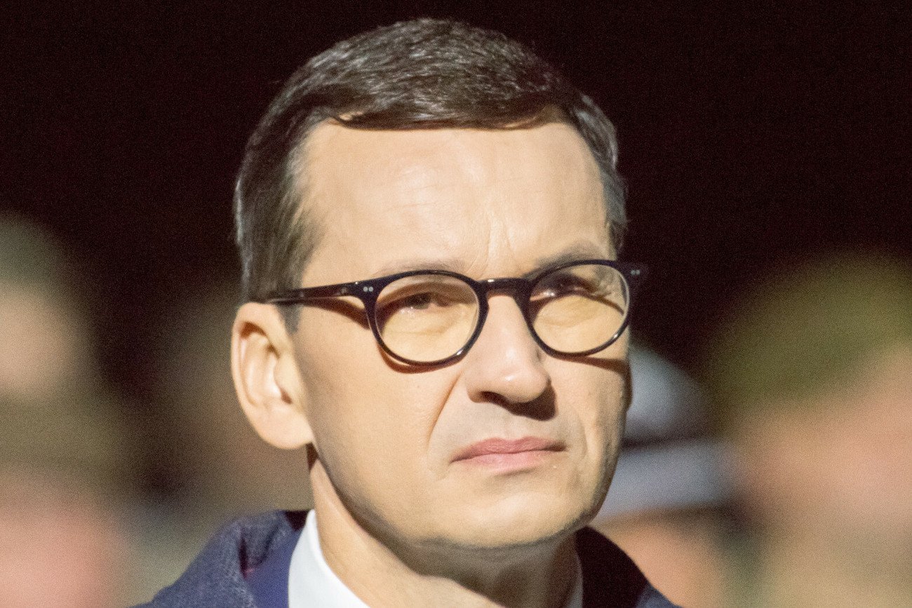 Z sondażu Kantar wynika, że ponad połowa Polaków źle ocenia pracę głowy państwa i szefa rządu.