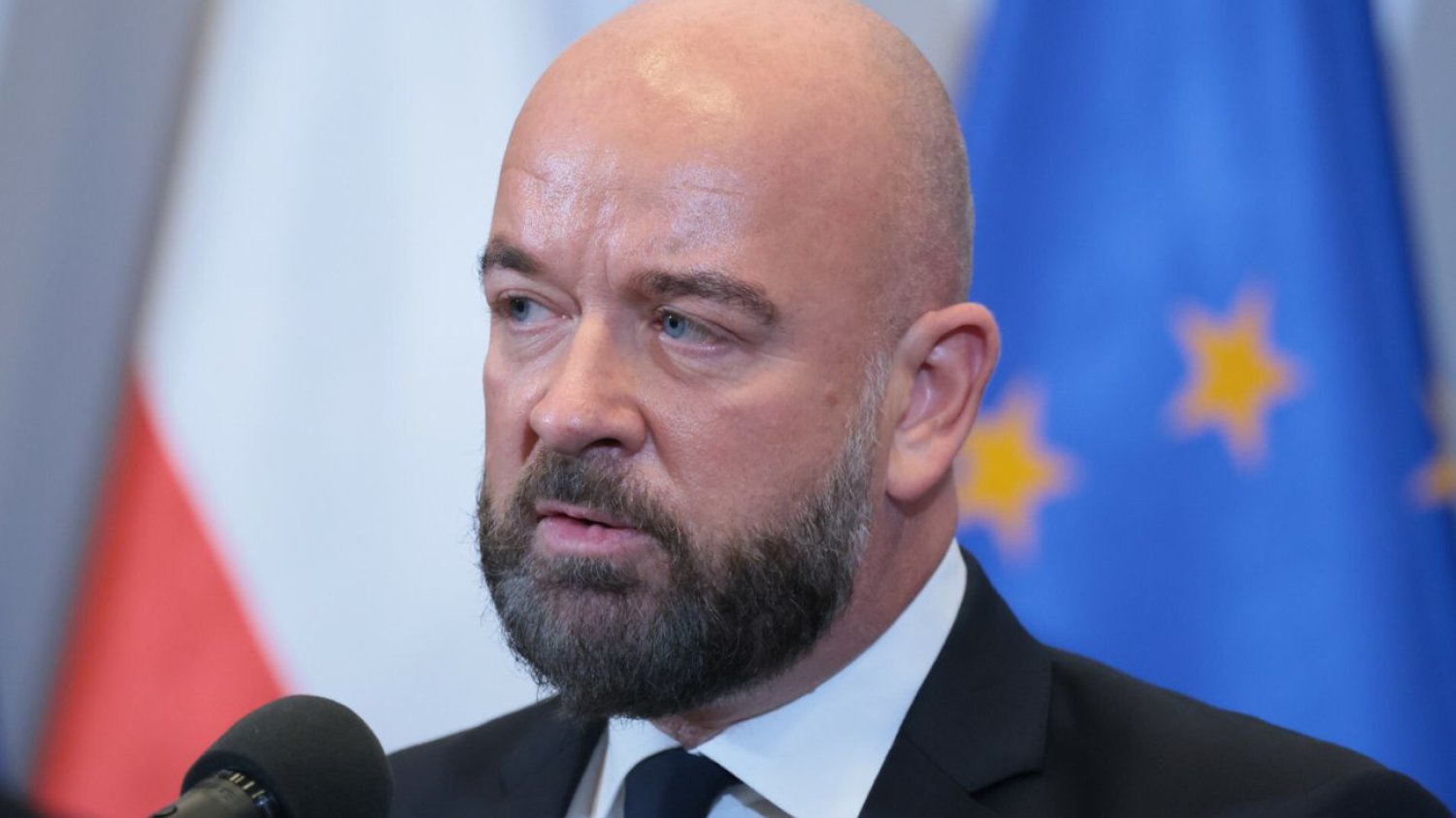 Ciąg dalszy afery wokół collegium humanum. Jest decyzja sądu ws. zażalenia Jacka Sutryka. Afera wokół Collegium Humanum. Sąd rozpatrzył zażalenie Jacka Sutryka.
